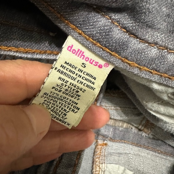 🛍️ Dollhouse gray jean shorts excellent condition. - Picture 4 of 8